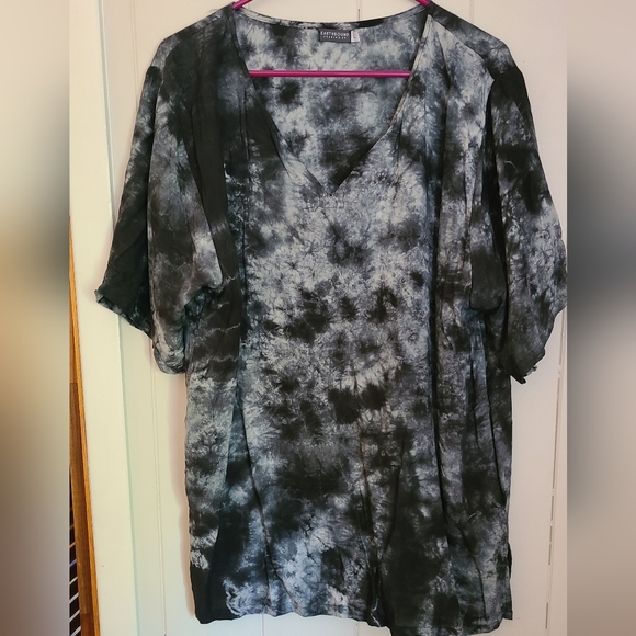 EARTHBOUND Tops - Tie dyed tunic top
